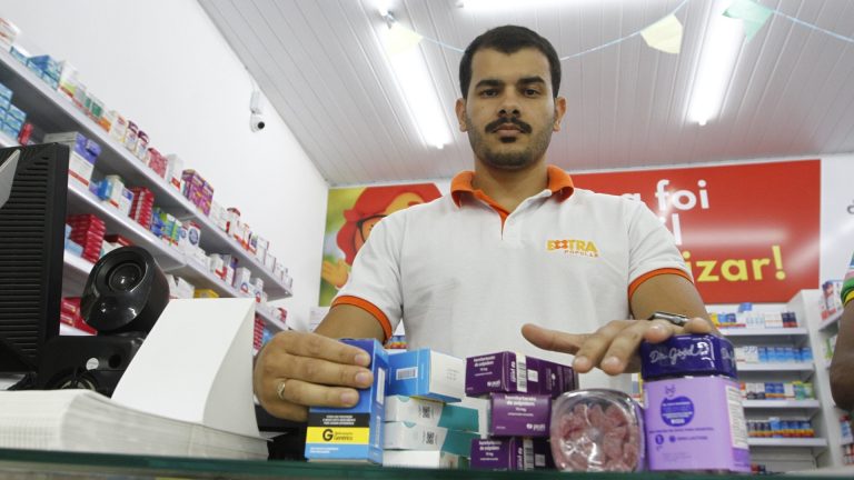 Brasileiros tomam remédio em excesso para dormir