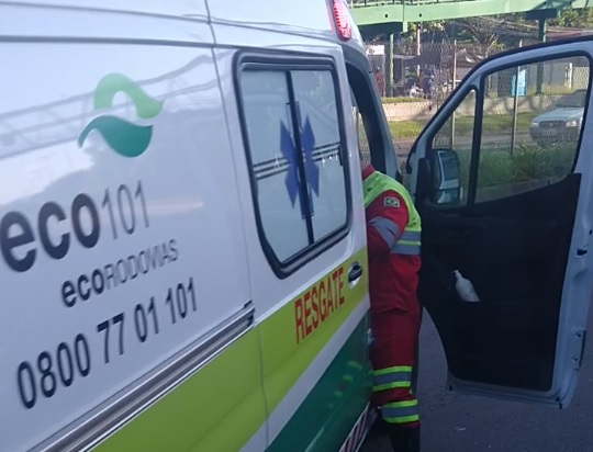 Acidente entre carro e ônibus deixa sete feridos na BR-101
