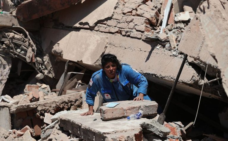 Colômbia declara ‘estado de emergência’ após terremoto com mais de 100 mortos
