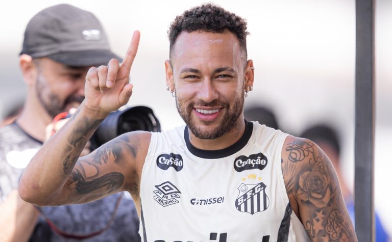 Pai nega aposentadoria de Neymar na seleção e diz que ‘Copa é daqui 4 anos’