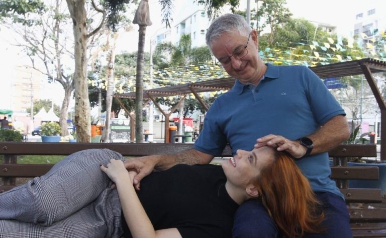 Dia dos Pais: amor à vida guia relação de pai e filha