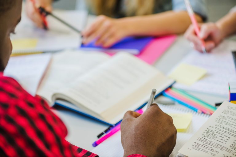 Ensino médio do Espírito Santo fica entre os três melhores do País
