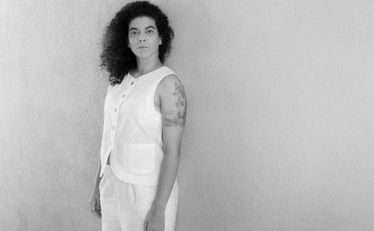 Escritora capixaba Jeovanna Vieira lança novo romance em livraria de Iriri