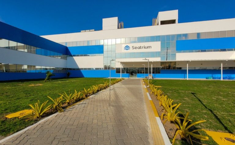 Estaleiro em Aracruz abre 100 vagas de emprego