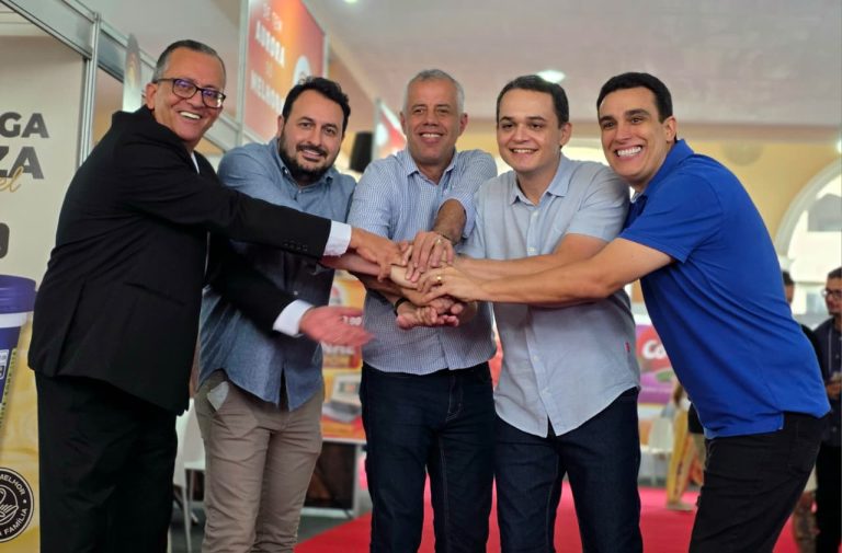 Evair de Melo define seus dois suplentes ao Senado