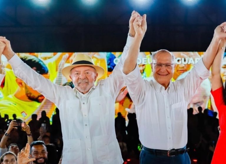 Lula se lança à reeleição e promete disputa por emendas