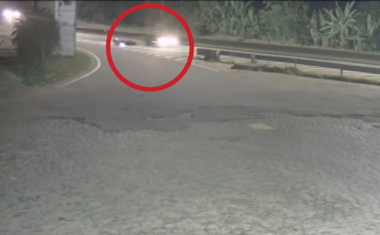Motociclista morre e motorista foge após acidente entre carro e moto na BR-101