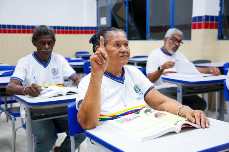 Pernambuco abre matrículas da EJA para o segundo semestre de 2026