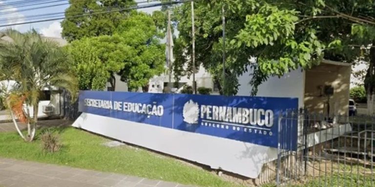 Pernambuco abre seleção simplificada para professores com salários de até R$ 5 mil