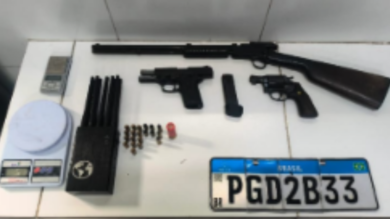 Polícia militar apreende armas e bloqueador de sinal GPS em Olinda