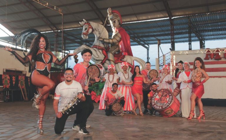 Roteiro das feijoadas nas escolas de samba