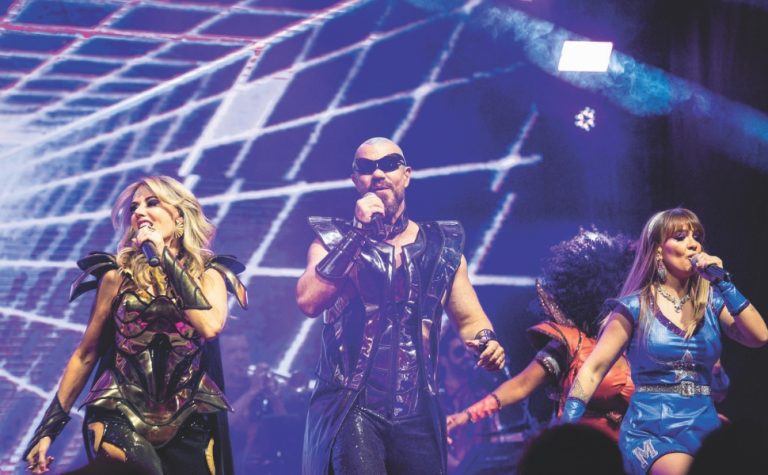 Show com os clássicos da disco music em Vitória
