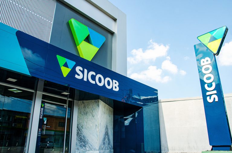 Sicoob ES fecha semestre com R$ 951 milhões em sobras e crescimento de 27,6%