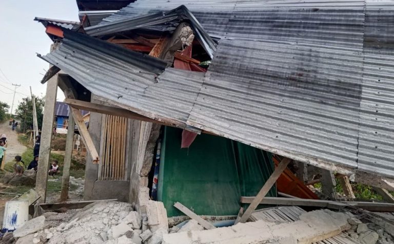 Terremoto de 7,7 deixa ao menos 47 mortos na Indonésia