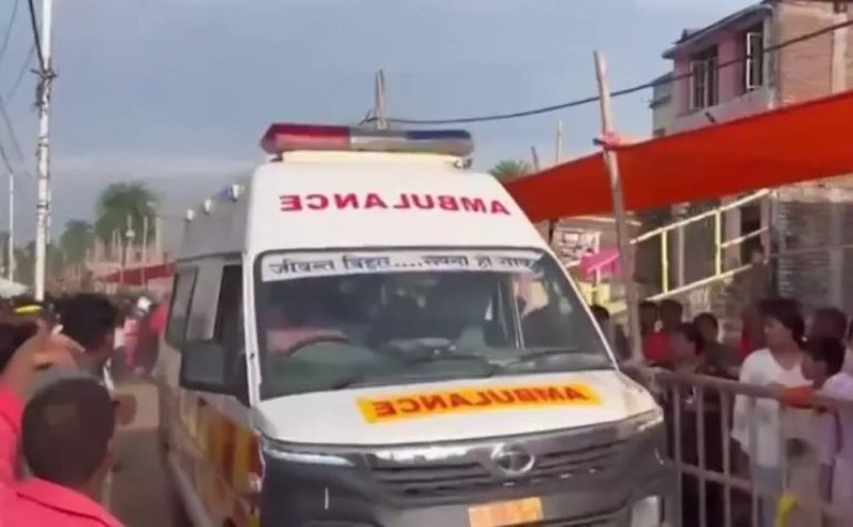 Tumulto em templo deixa ao menos 7 mortos e vários feridos na Índia
