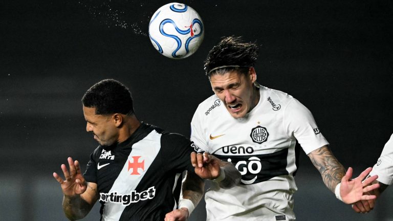 Vasco domina, mas só empata com Olimpia e terá que buscar vaga no Paraguai
