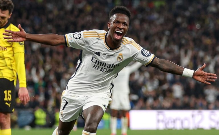 Vini Jr. acerta renovação com o Real Madrid até 2032